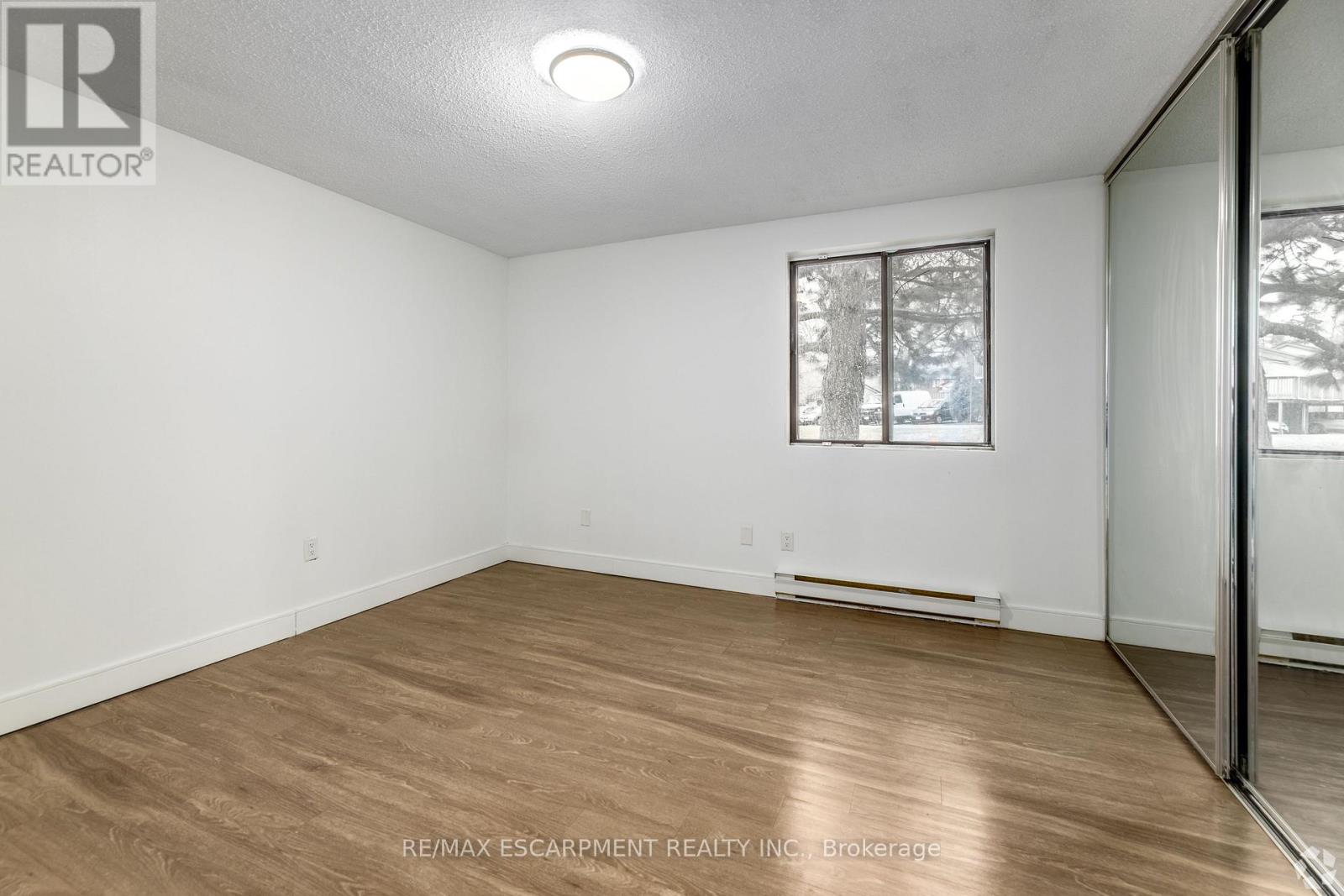 0033 - 565 Belmont Avenue W, Kitchener, Ontario  N2M 5E7 - Photo 6 - X13871250