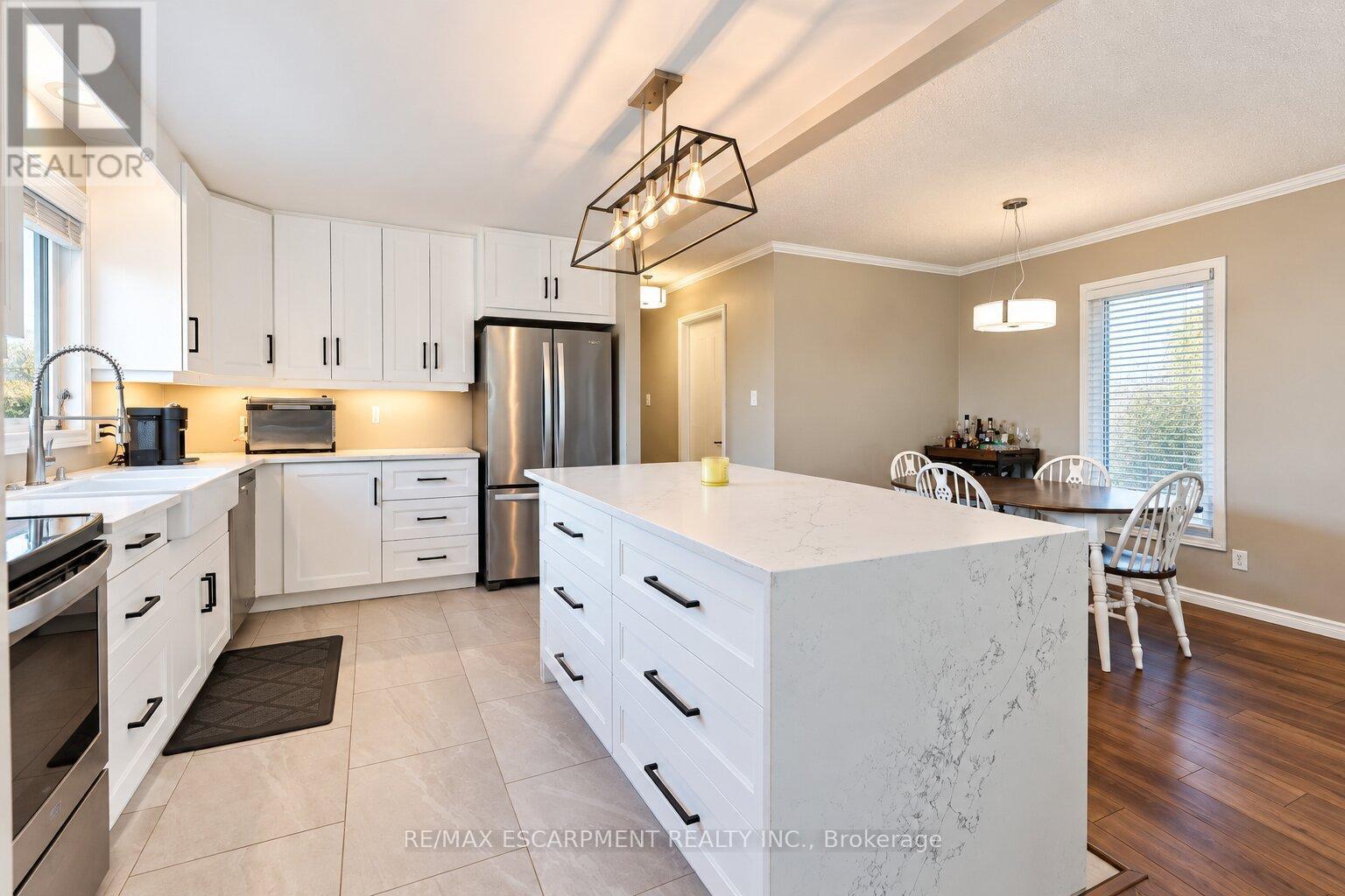 6 Sandra Crescent, Grimsby, Ontario  L3M 4Y9 - Photo 6 - X13871262