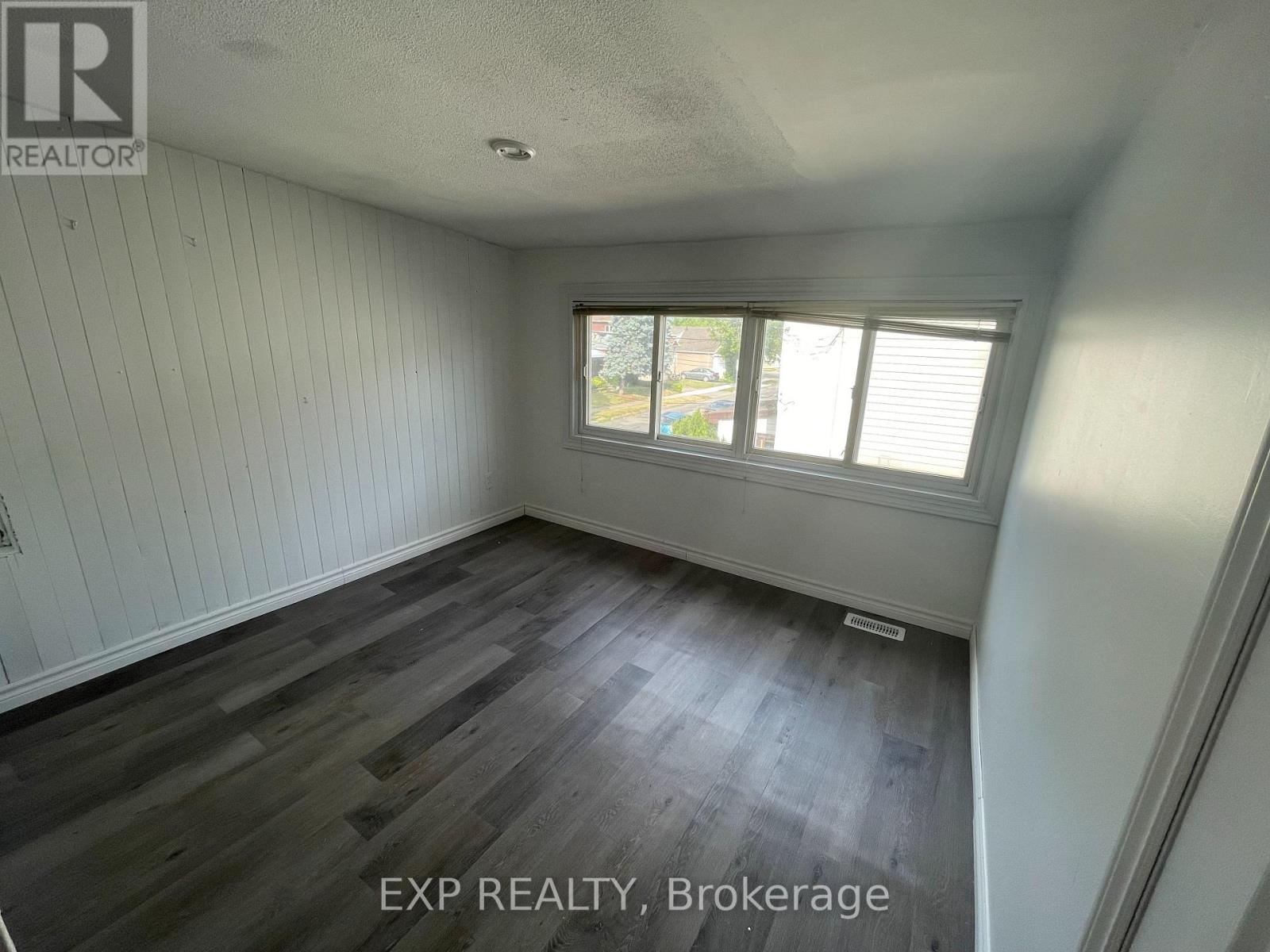 81 HOLMES AVENUE, Hamilton, Ontario