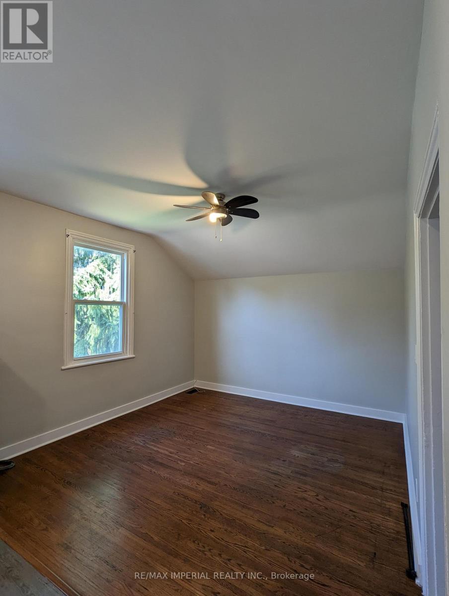 Upper - 2 Huron Street, Kawartha Lakes, Ontario  K9V 2H2 - Photo 2 - X13871490