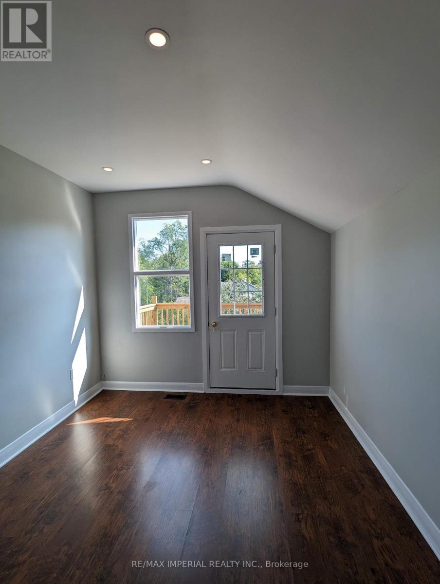 Upper - 2 Huron Street, Kawartha Lakes, Ontario  K9V 2H2 - Photo 5 - X13871490