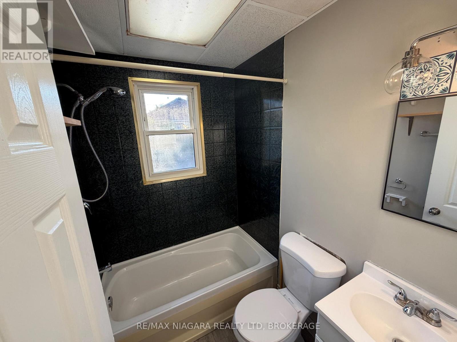 Unit 2 - 24 Union Street, St. Catharines, Ontario  L2S 2R2 - Photo 4 - X13594536