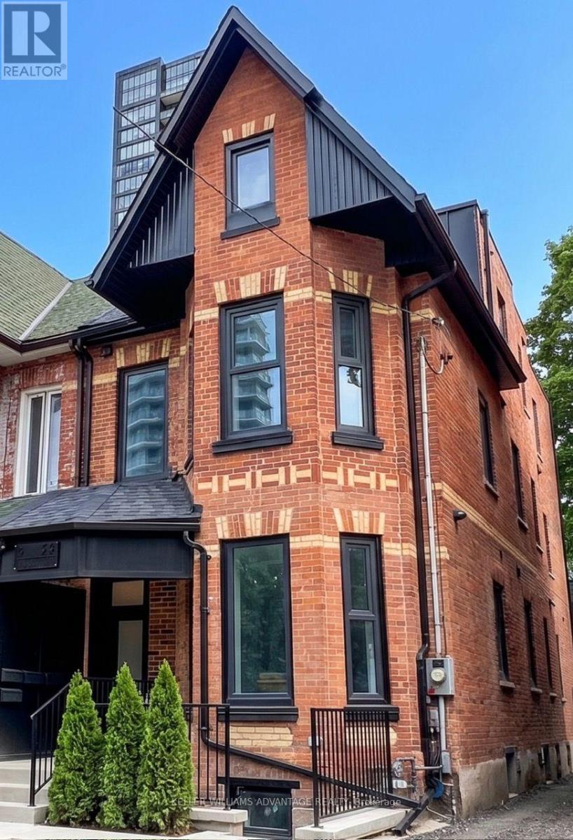B - 23 ROSS STREET, Toronto, Ontario