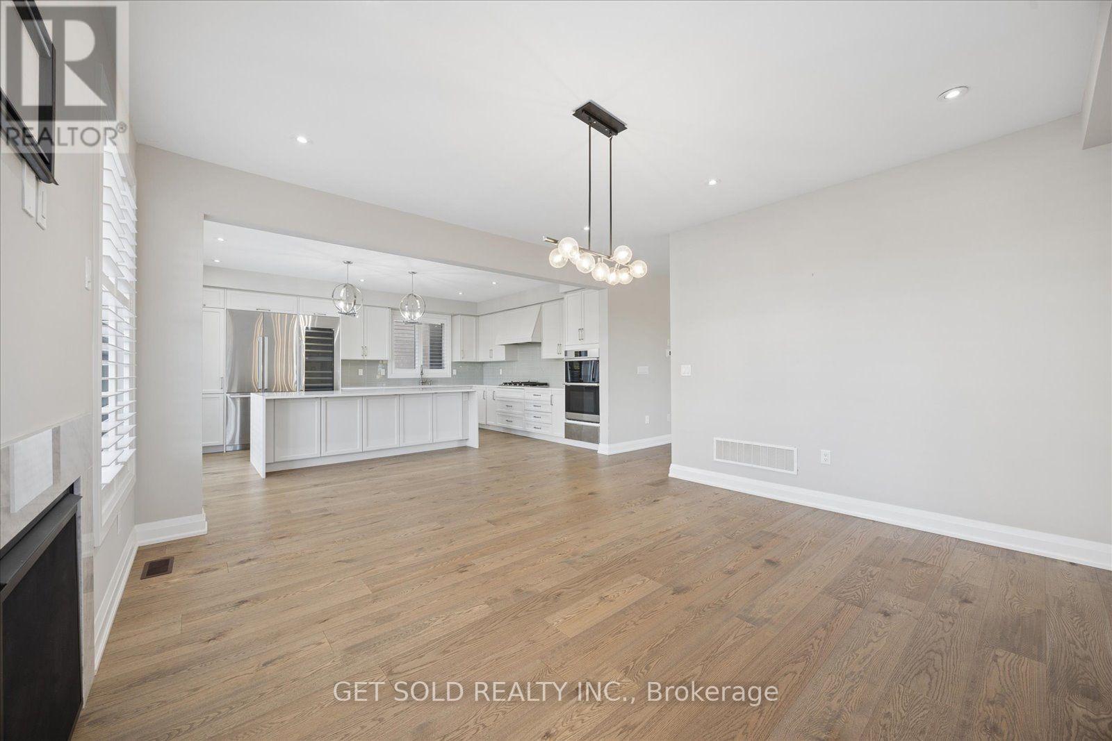 34 Huggins Drive, Whitby, Ontario  L1P 0N4 - Photo 17 - E13869170