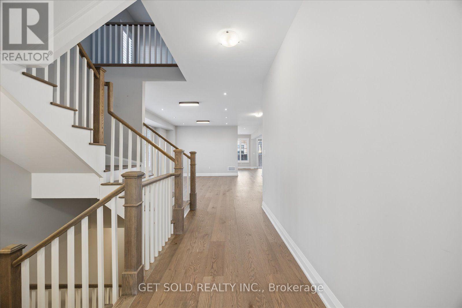 34 Huggins Drive, Whitby, Ontario  L1P 0N4 - Photo 8 - E13869170