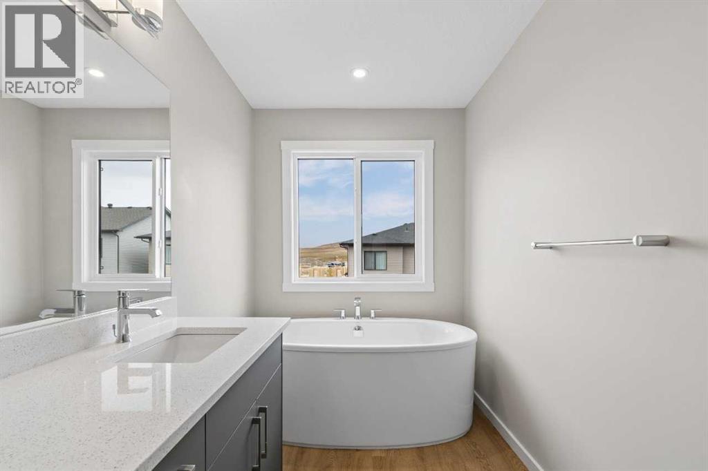 111 Heritage Ridge, Cochrane, Alberta  T4C 2J8 - Photo 27 - A2348731