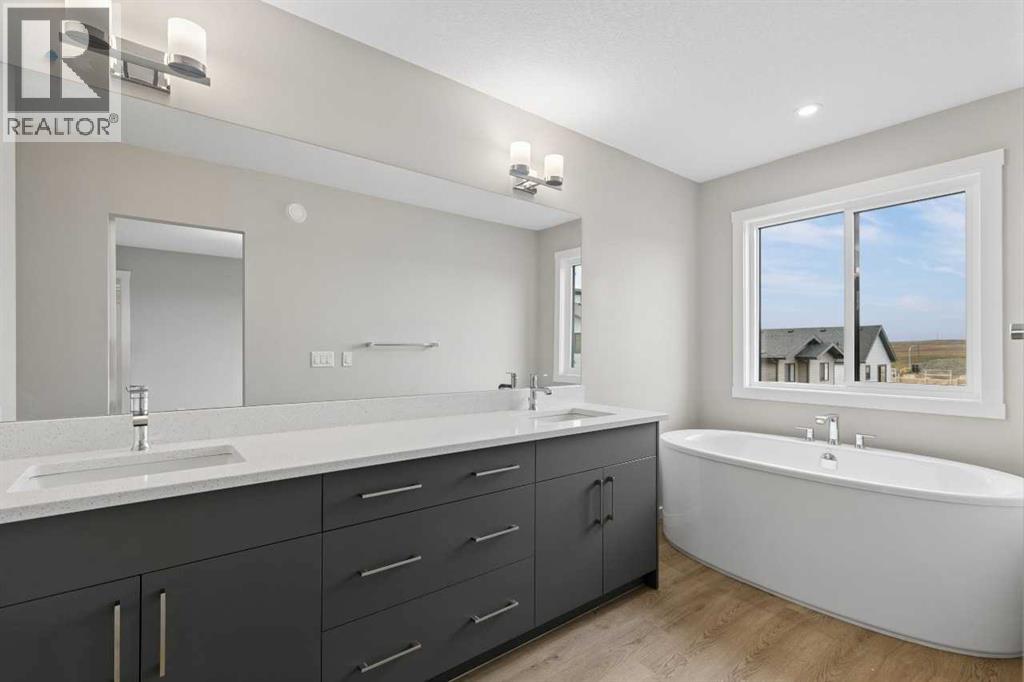 111 Heritage Ridge, Cochrane, Alberta  T4C 2J8 - Photo 26 - A2348731