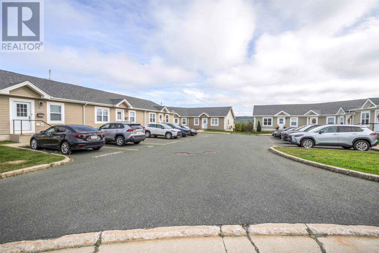 20 Spring Meadow Court, St. John's — photo 2