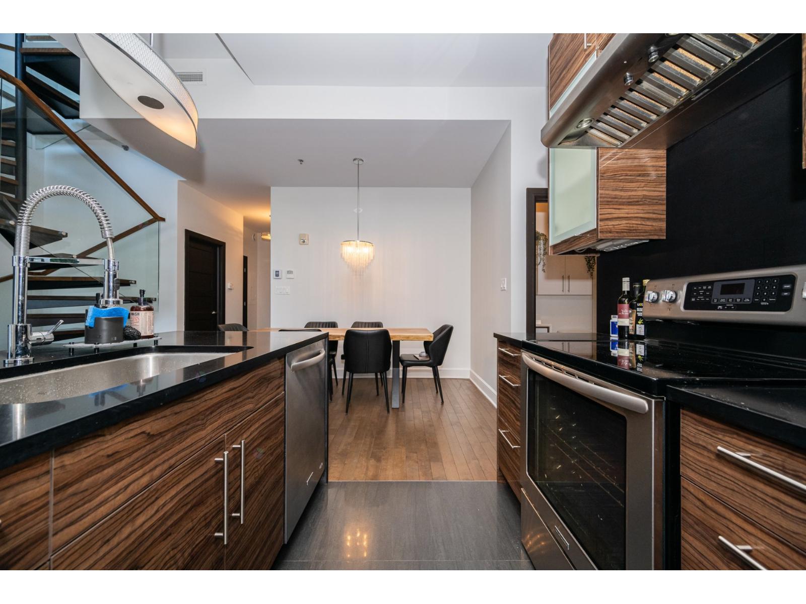 1800 Boul. Angrignon|#1207 Montréal (LaSalle) Quebec Canada H8N0B8 5