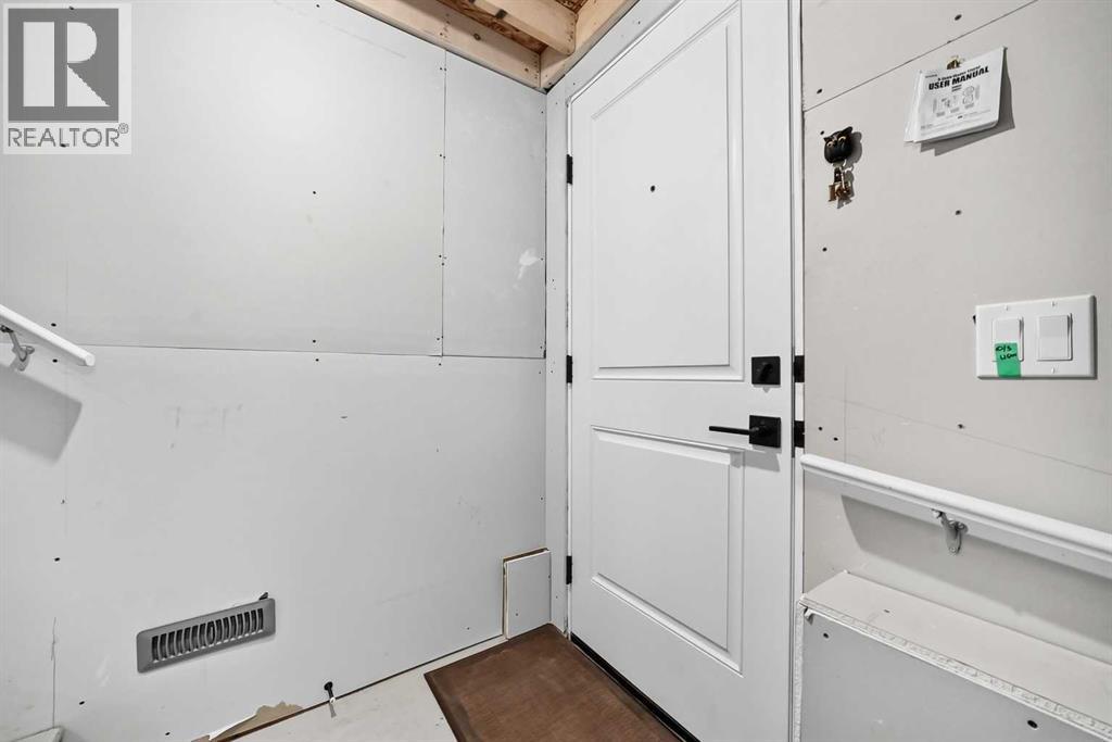 19 Versant View SW, Calgary, Alberta  T2Y 0W9 - Photo 39 - A2349209