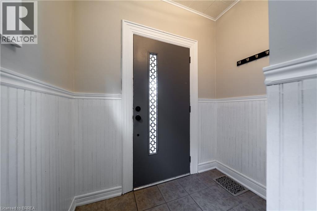 76 Richmond Street Unit# A, Brantford, Ontario  N3T 3Y5 - Photo 2 - 40869034