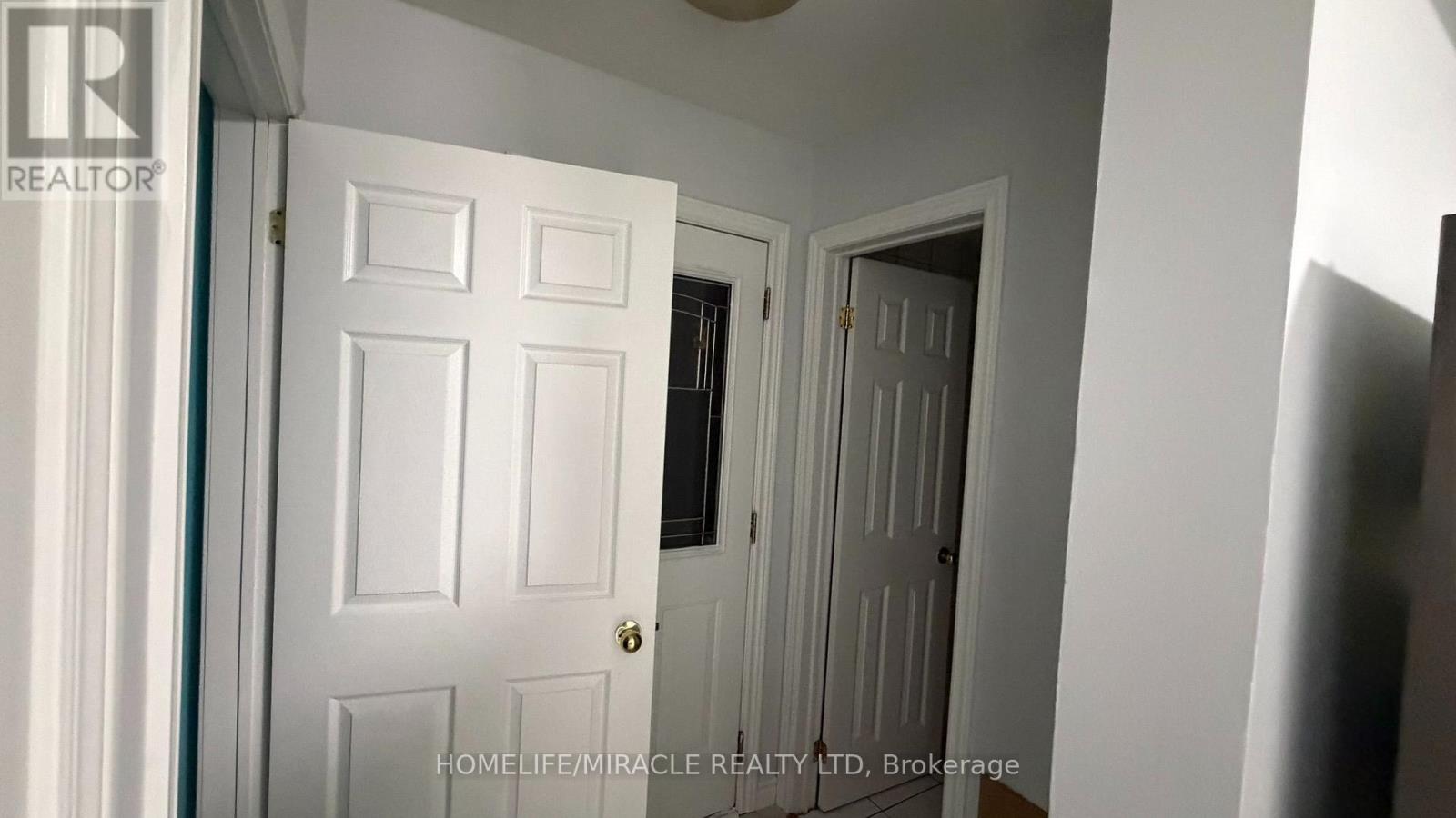89 Dunsfold Drive, Toronto, Ontario  M1B 1T5 - Photo 7 - E13871582