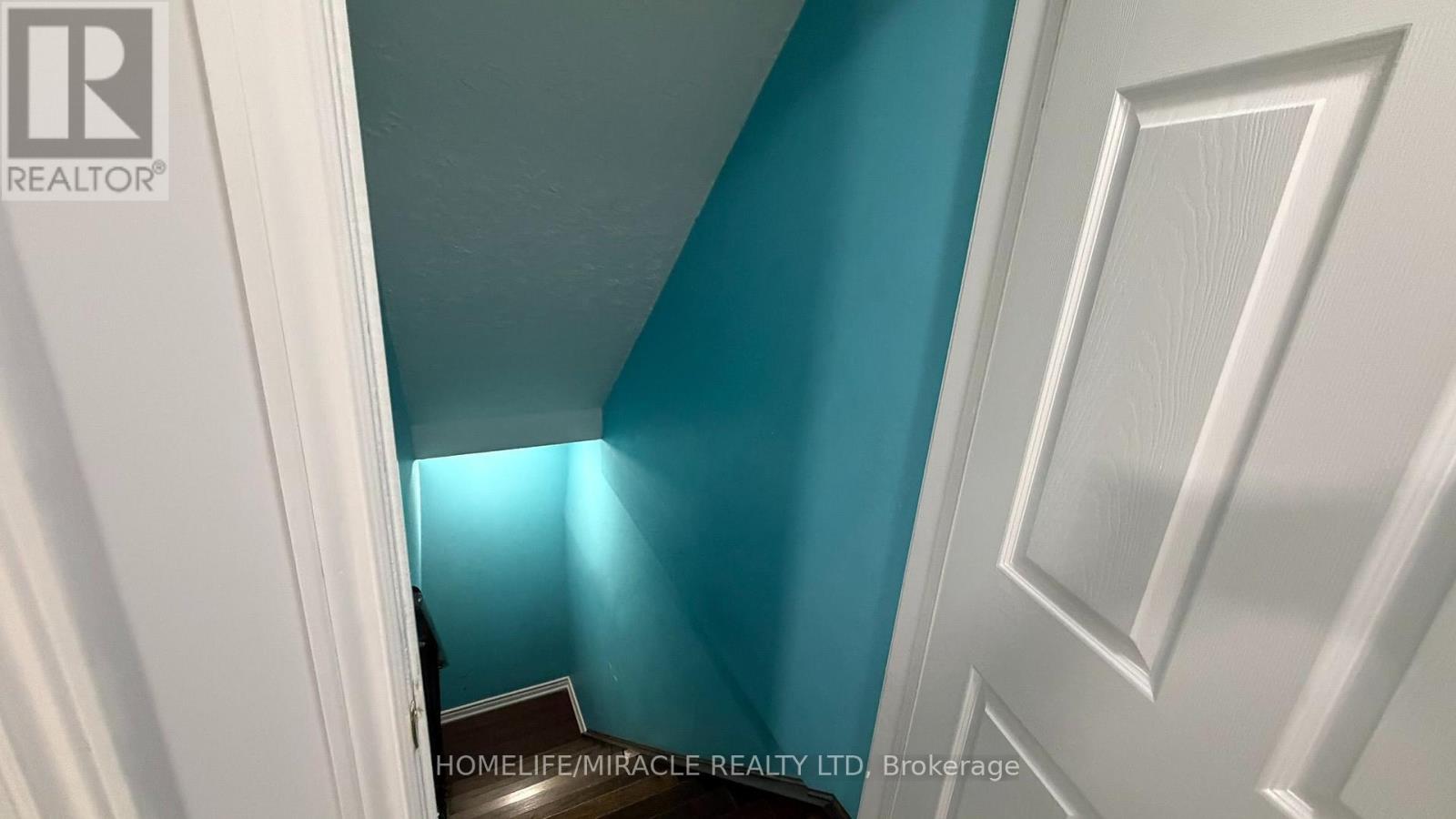 89 Dunsfold Drive, Toronto, Ontario  M1B 1T5 - Photo 9 - E13871582