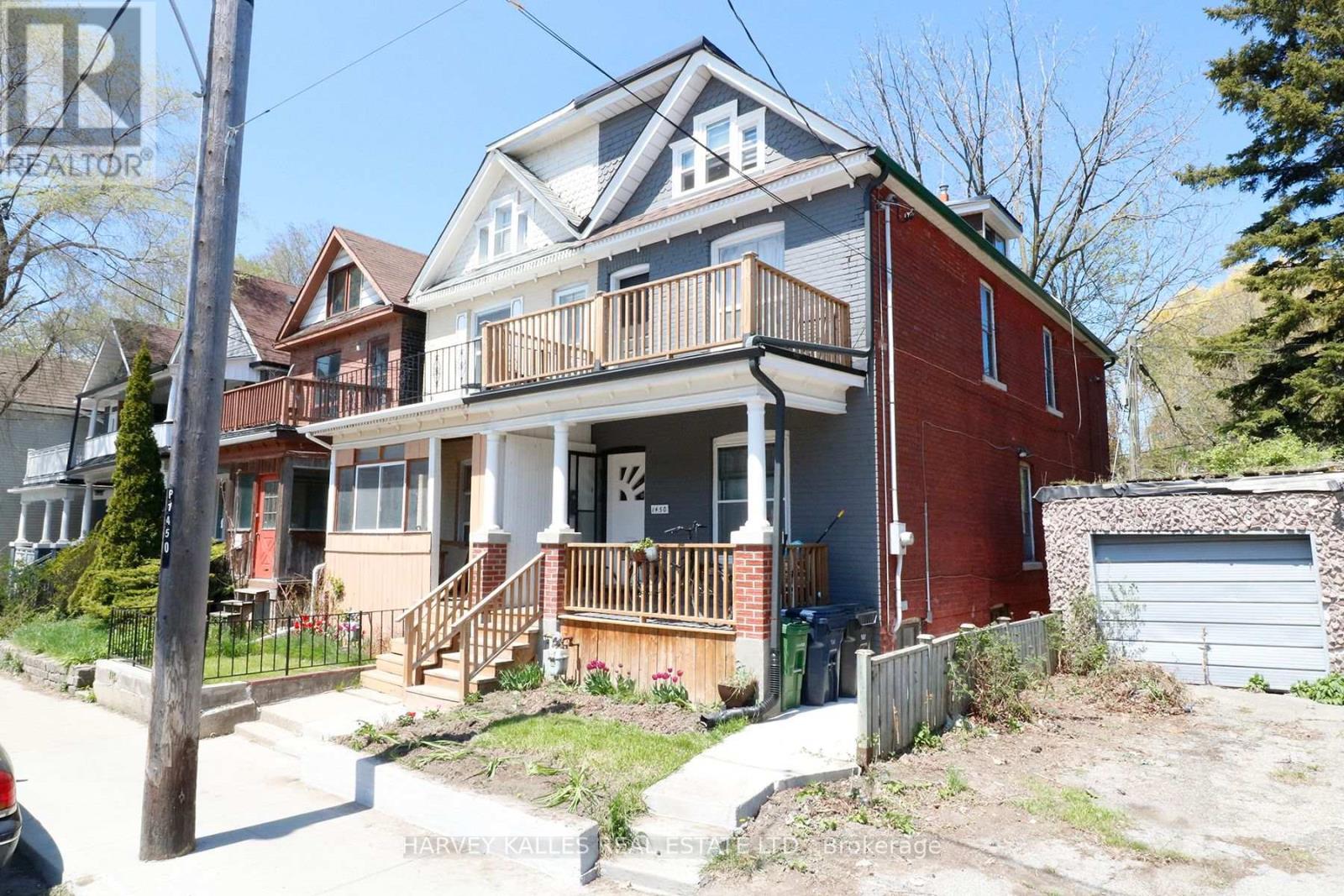 MAIN - 1450 DUNDAS STREET E