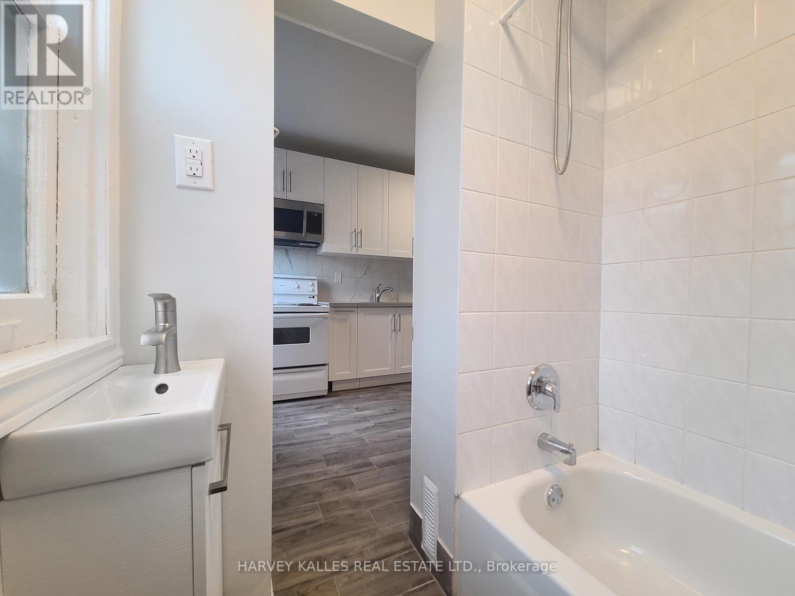 Main - 1450 Dundas Street E, Toronto, Ontario  M4M 1S8 - Photo 10 - E13871710
