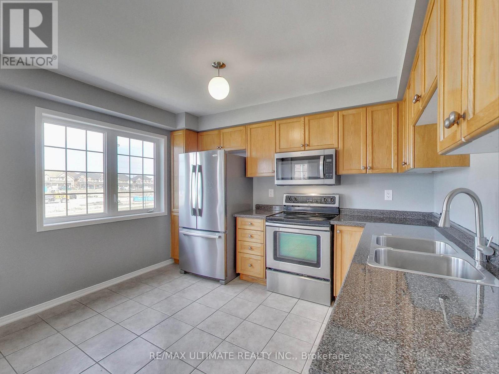 487 Rossland Road E, Ajax, Ontario  L1Z 0K8 - Photo 16 - E13871712