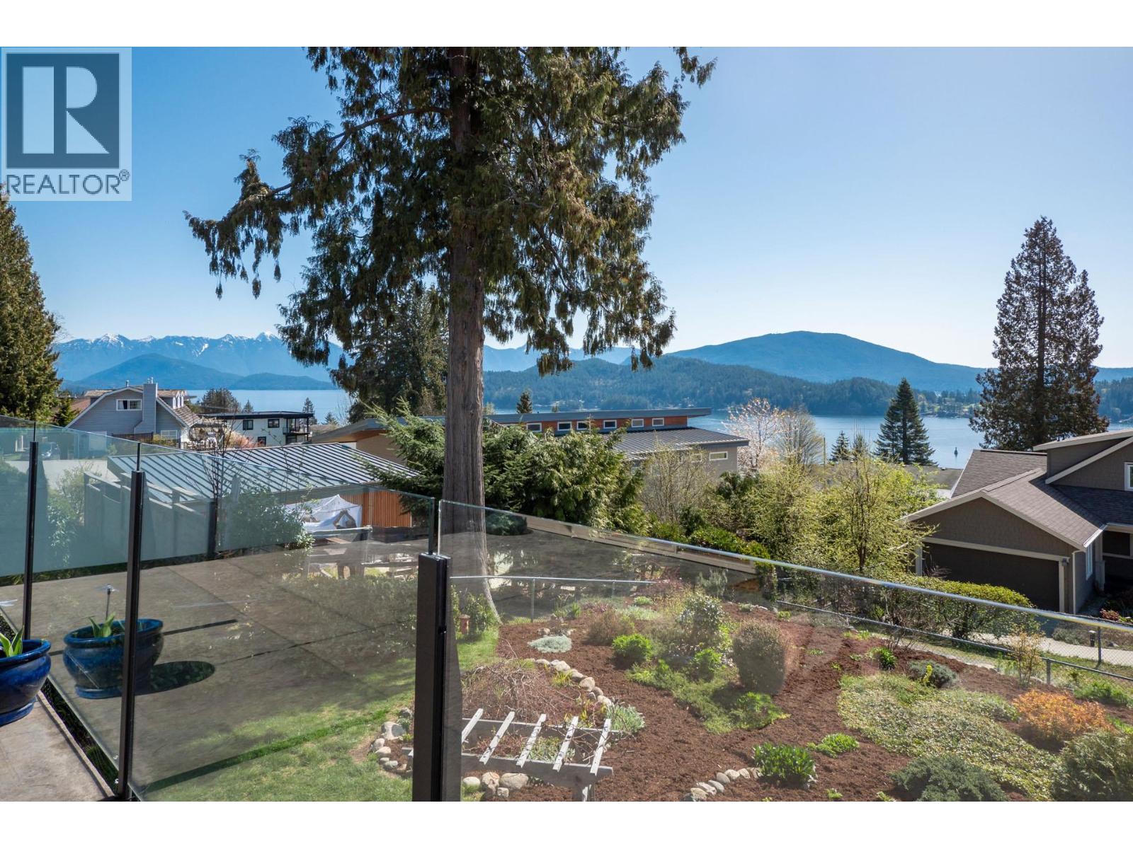 496 Spyglass Place, Gibsons, British Columbia  V0N 1V9 - Photo 27 - R3173265