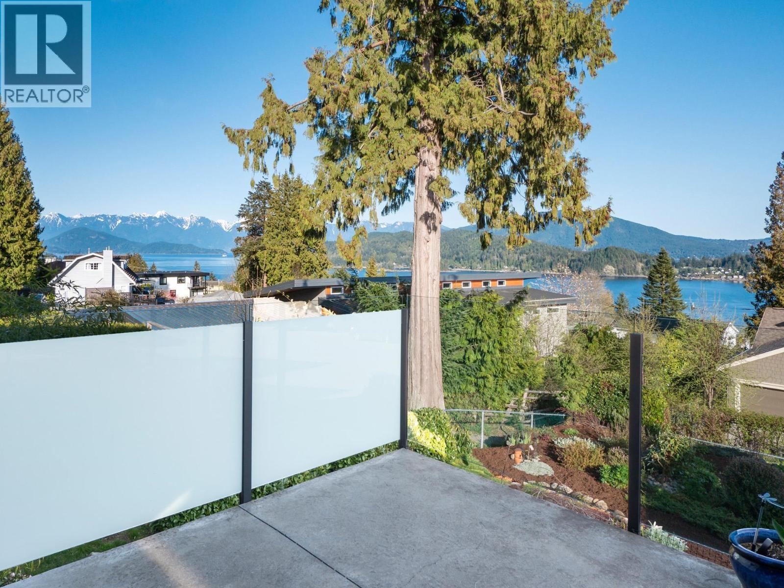 496 Spyglass Place, Gibsons, British Columbia  V0N 1V9 - Photo 29 - R3173265