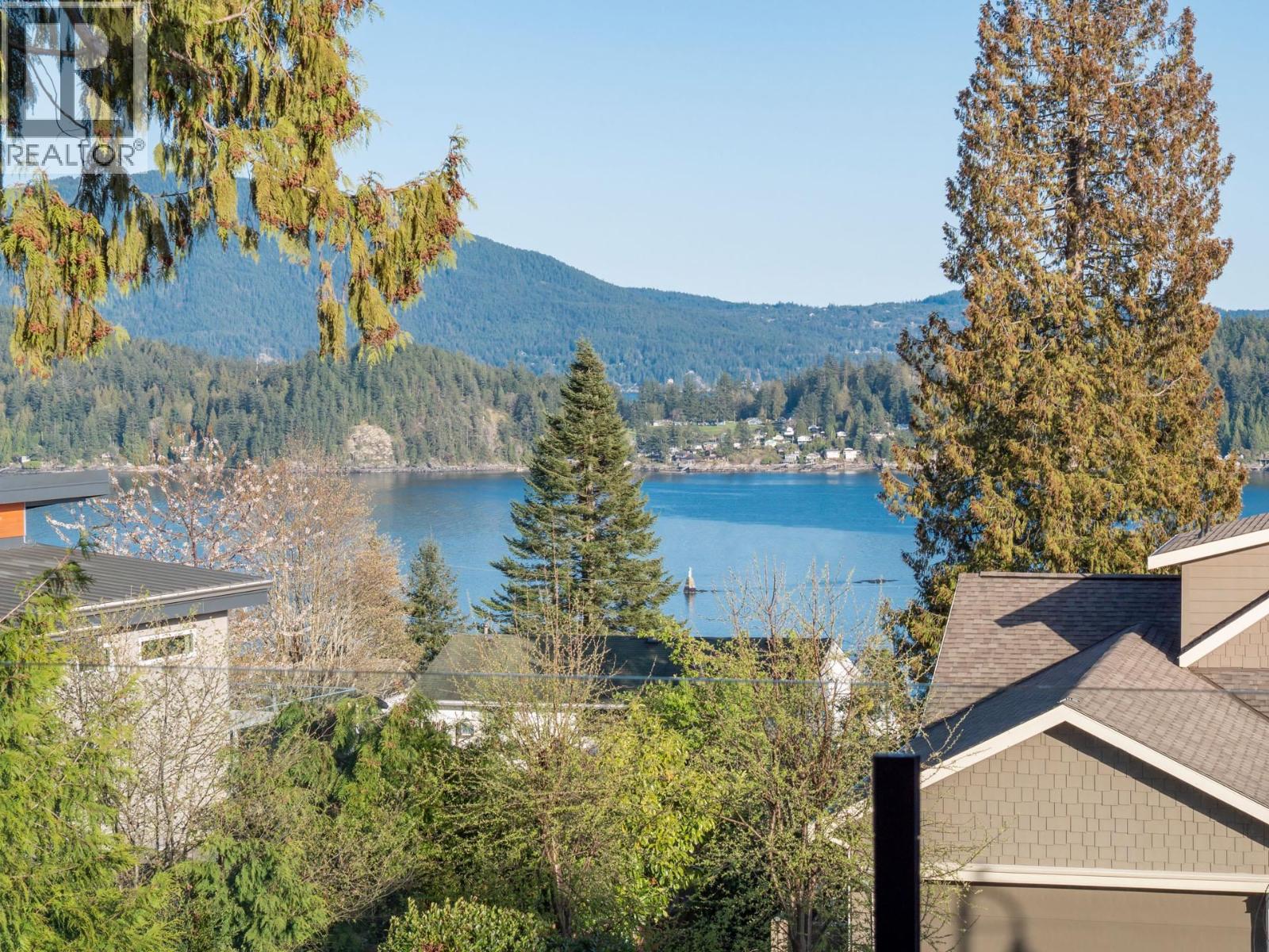496 Spyglass Place, Gibsons, British Columbia  V0N 1V9 - Photo 30 - R3173265