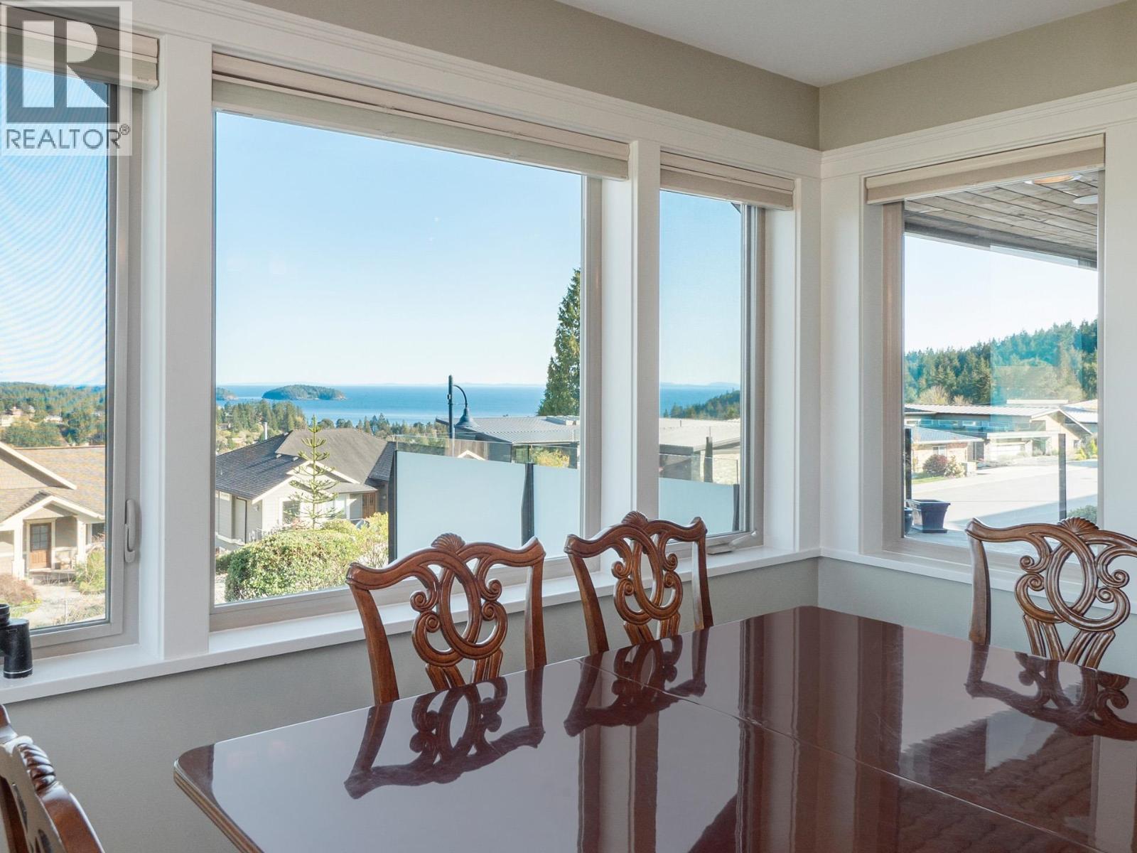 496 Spyglass Place, Gibsons, British Columbia  V0N 1V9 - Photo 8 - R3173265
