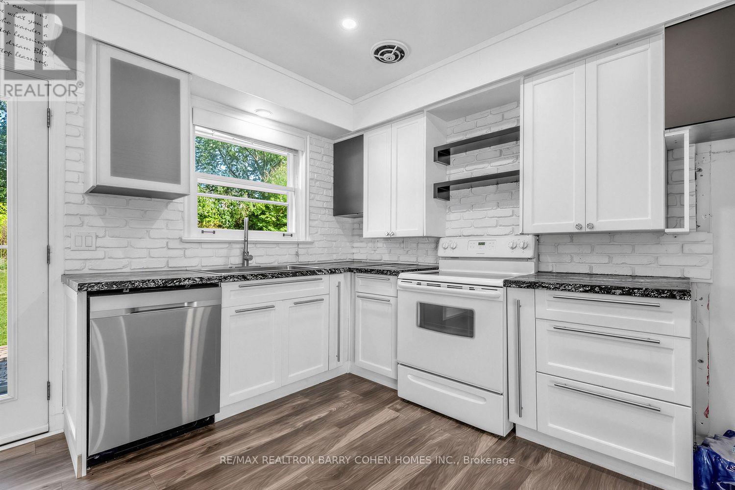 19 Oakbank Road, Vaughan, Ontario  L4J 2B8 - Photo 15 - N13871606