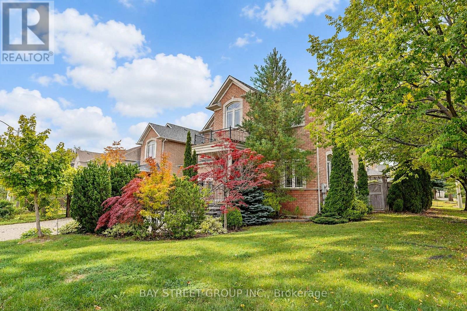 207 Farmstead Road, Richmond Hill (Rouge Woods), Ontario  L4S 2J6 - Photo 3 - N13871700