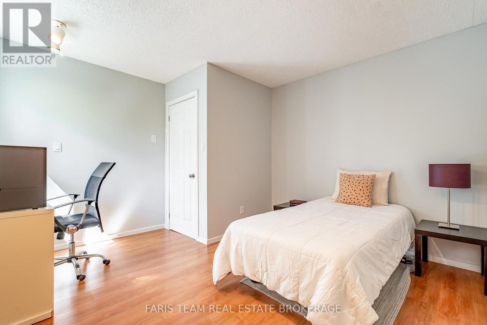 224 Lakeshore Road W, Oro-Medonte, Ontario  L0L 2E0 - Photo 20 - S13871662