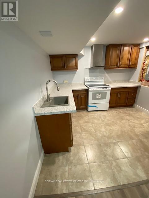 8 Old Cleeve Crescent, Brampton (Northwest Brampton), Ontario  L7A 0B5 - Photo 6 - W13871624