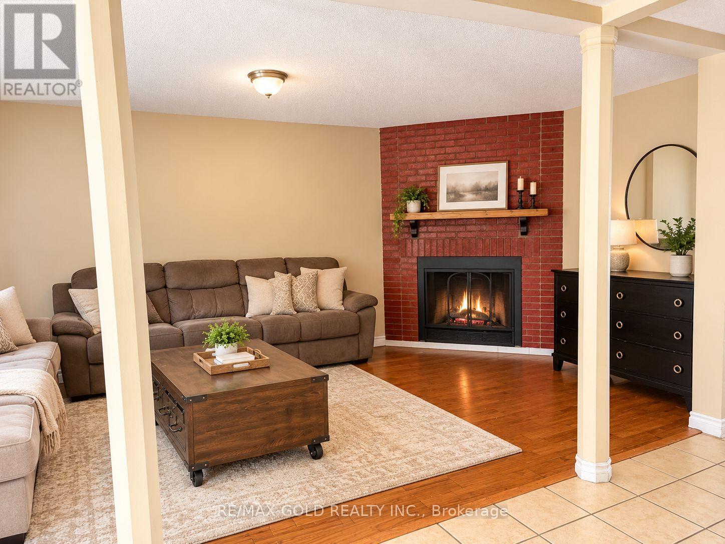 46 SONGSPARROW DRIVE