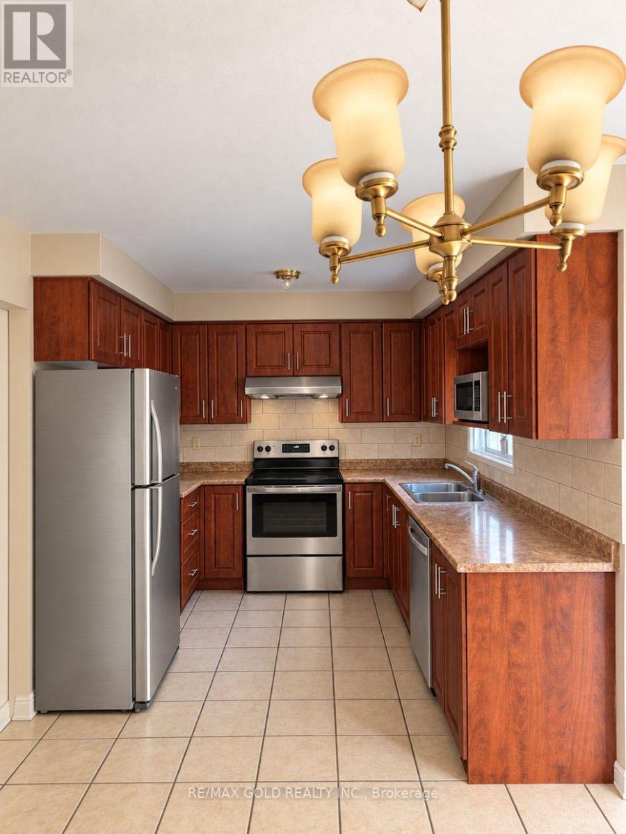 46 Songsparrow Drive, Brampton (Fletcher's Creek South), Ontario  L6Y 3Z7 - Photo 3 - W13871666