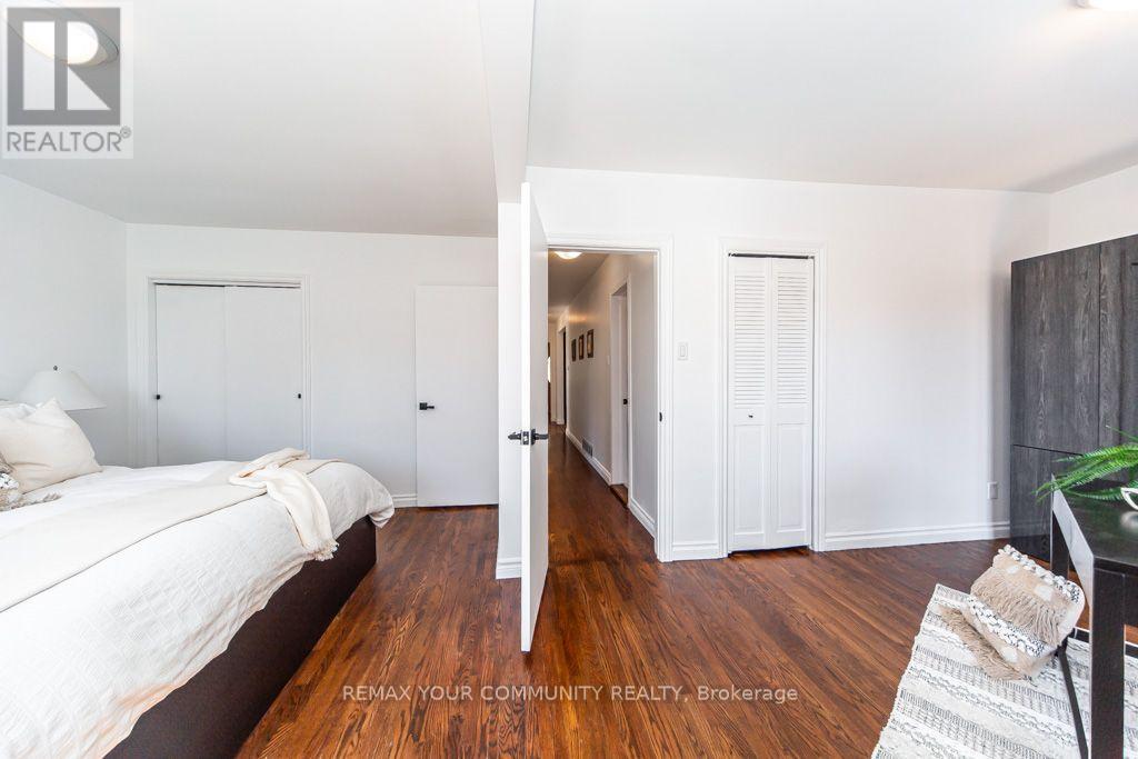 66 Decarie Circle, Toronto, Ontario  M9B 3J3 - Photo 16 - W13871702