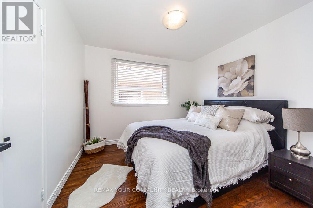 66 Decarie Circle, Toronto, Ontario  M9B 3J3 - Photo 17 - W13871702