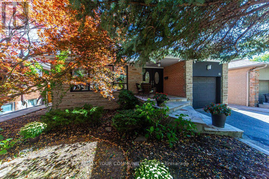 66 Decarie Circle, Toronto, Ontario  M9B 3J3 - Photo 2 - W13871702