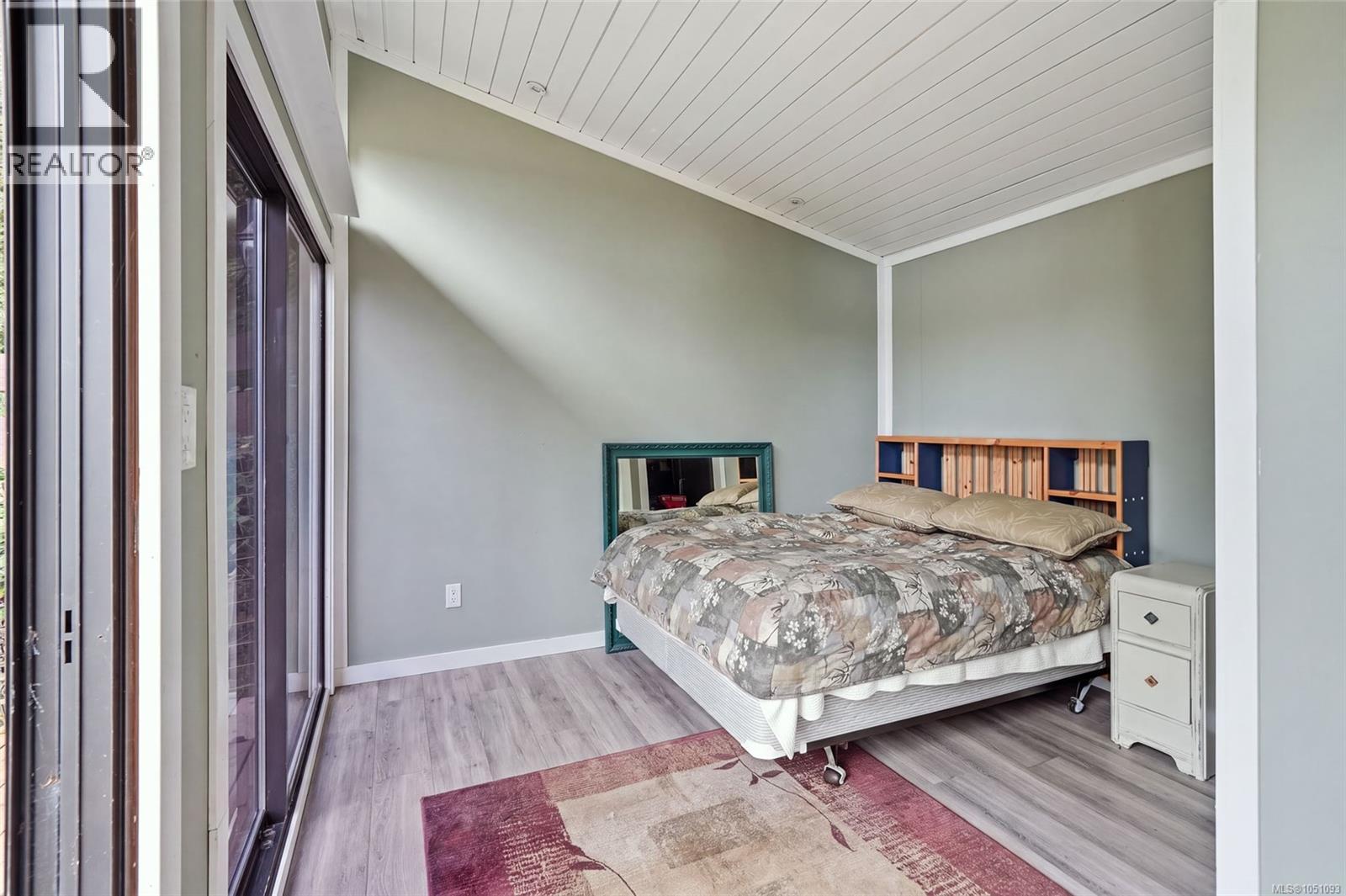 1580 Meadowood Way