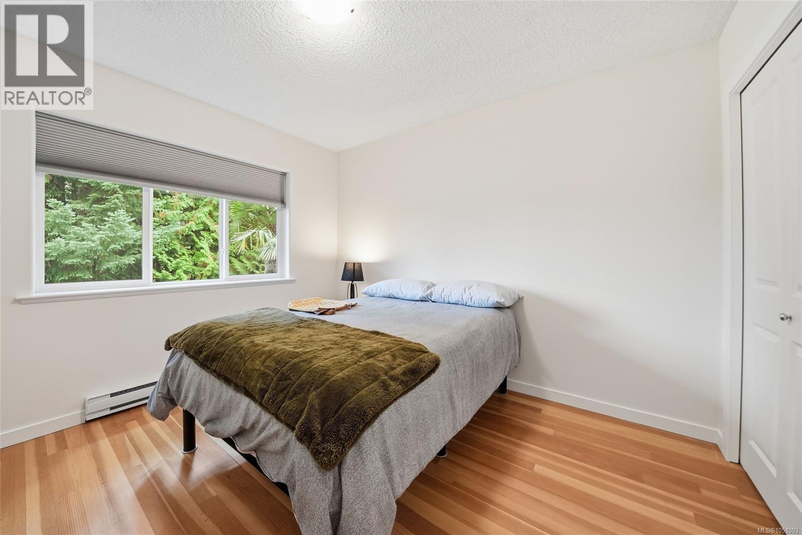 1580 Meadowood Way