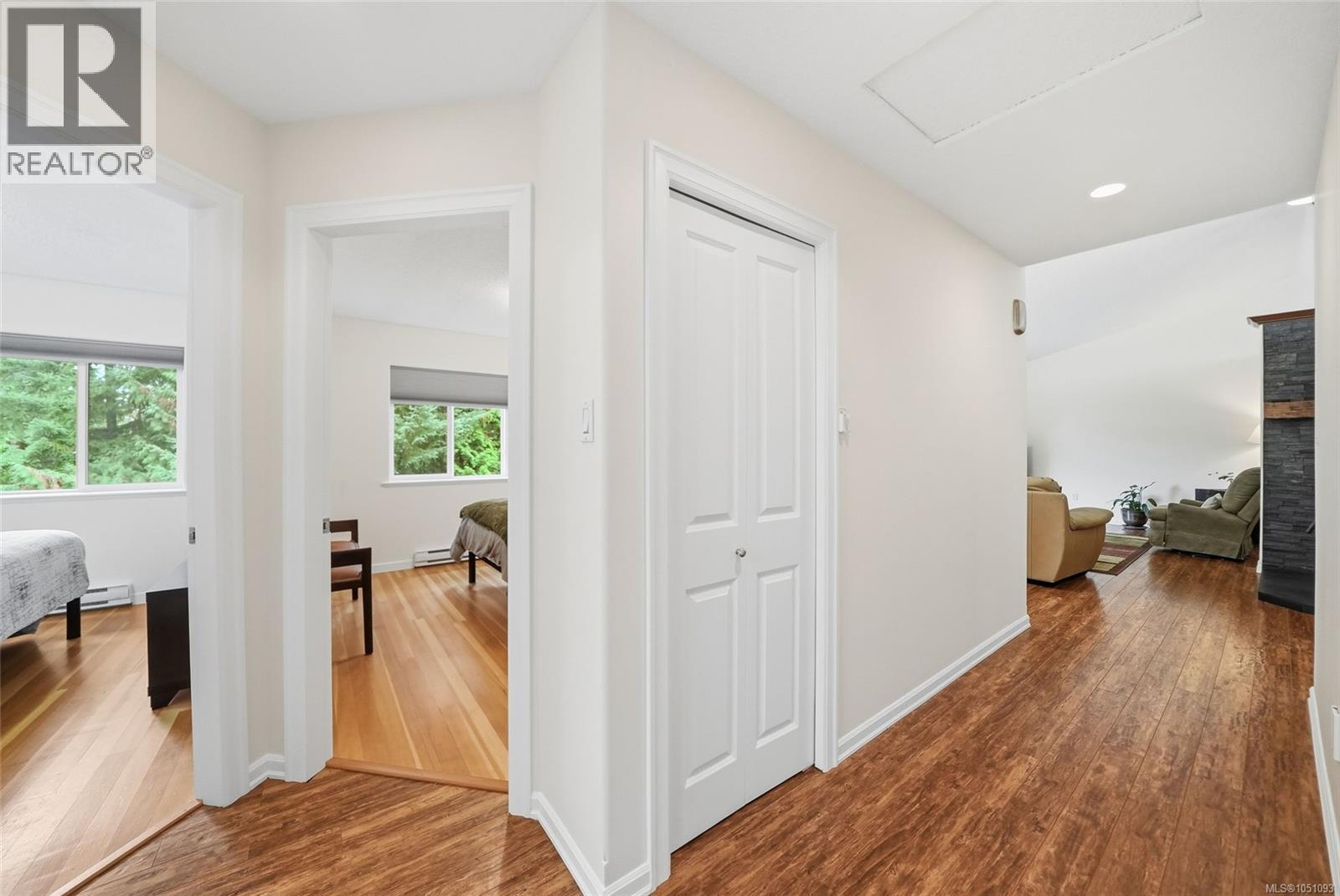 1580 Meadowood Way