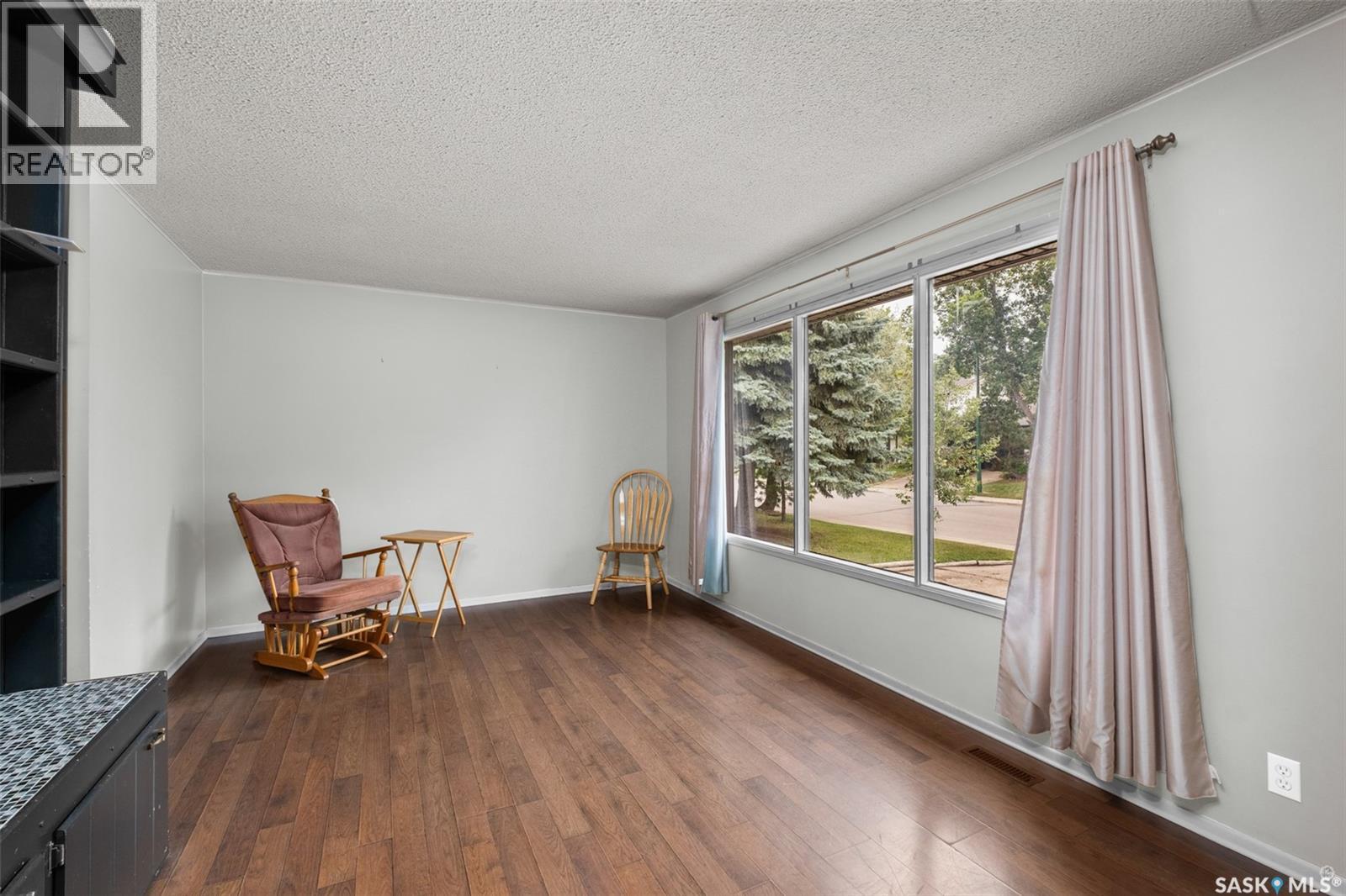 1338 Lacroix CRESCENT Prince Albert Saskatchewan Canada S6V6R8 5