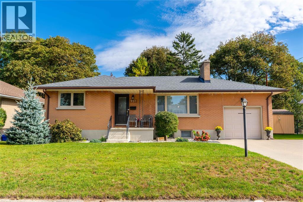 951 BEVERLEY ROAD,Sarnia,Ontario,N7S3L8,Canada