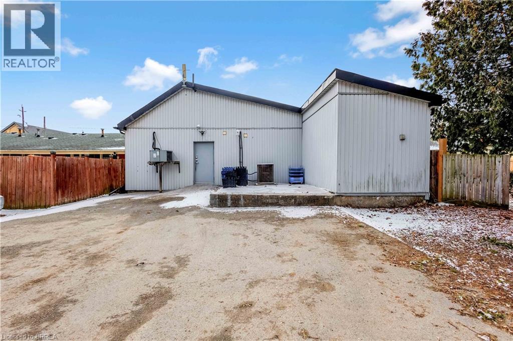 215 Grand River Avenue, Brantford, Ontario  N3T 4Y3 - Photo 34 - 40810836
