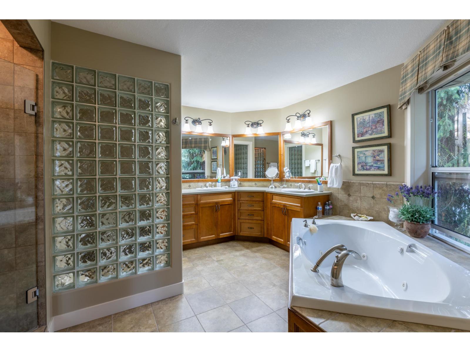 16 4001 OLD CLAYBURN ROAD