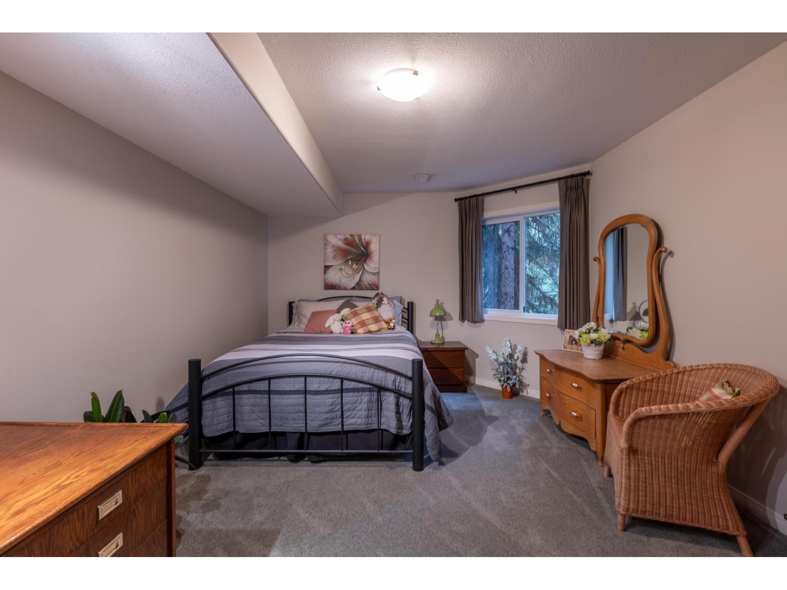 16 4001 OLD CLAYBURN ROAD