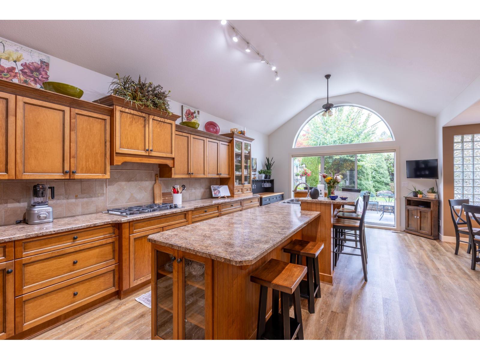 16 4001 OLD CLAYBURN ROAD