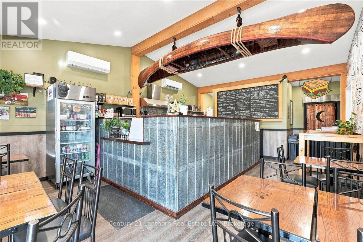 282-284 & 286 Wellington Main Street, Prince Edward County, Ontario  K0K 3L0 - Photo 6 - X13871950