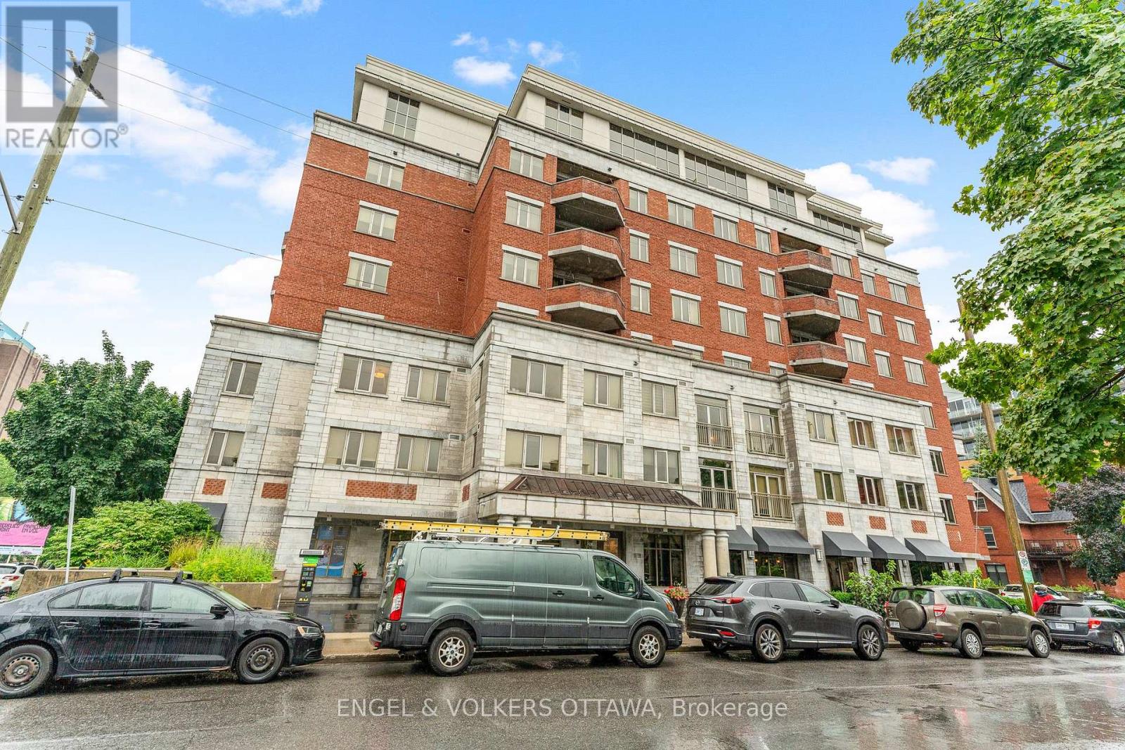 102 - 320 Mcleod Street, Ottawa, Ontario  K2P 1A3 - Photo 1 - X13871724