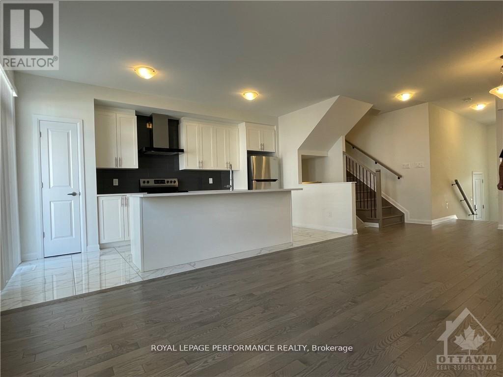 1039 Speedvale Court, Ottawa, Ontario  K2T 0P6 - Photo 5 - X13871814