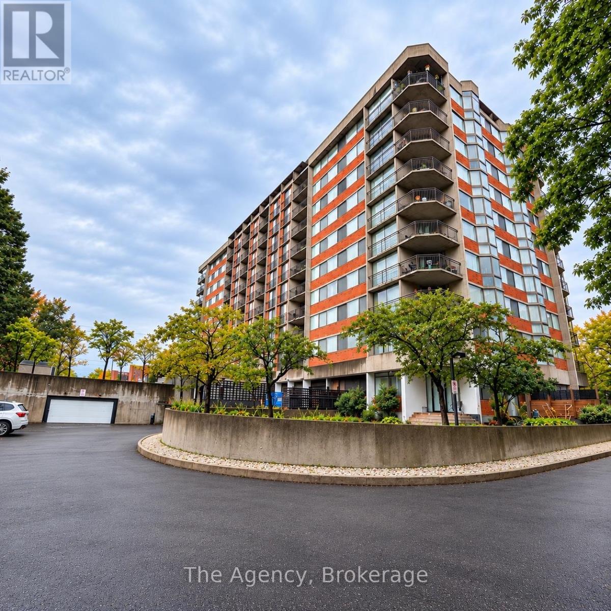 106 - 2200 Sherobee Road, Mississauga, Ontario  L5A 3Y3 - Photo 2 - W13871818