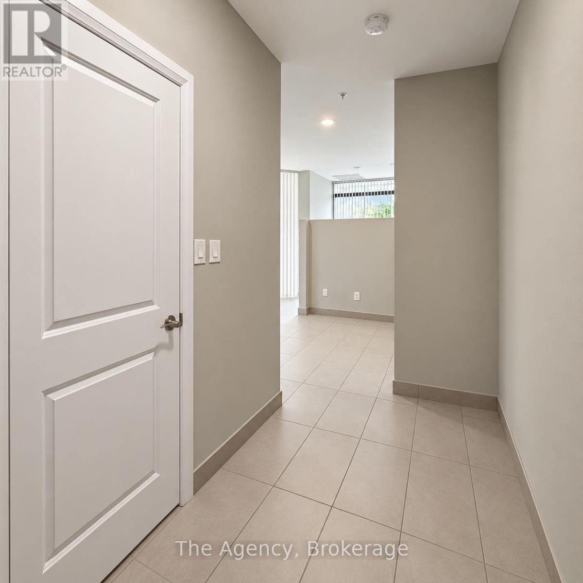106 - 2200 Sherobee Road, Mississauga, Ontario  L5A 3Y3 - Photo 6 - W13871818