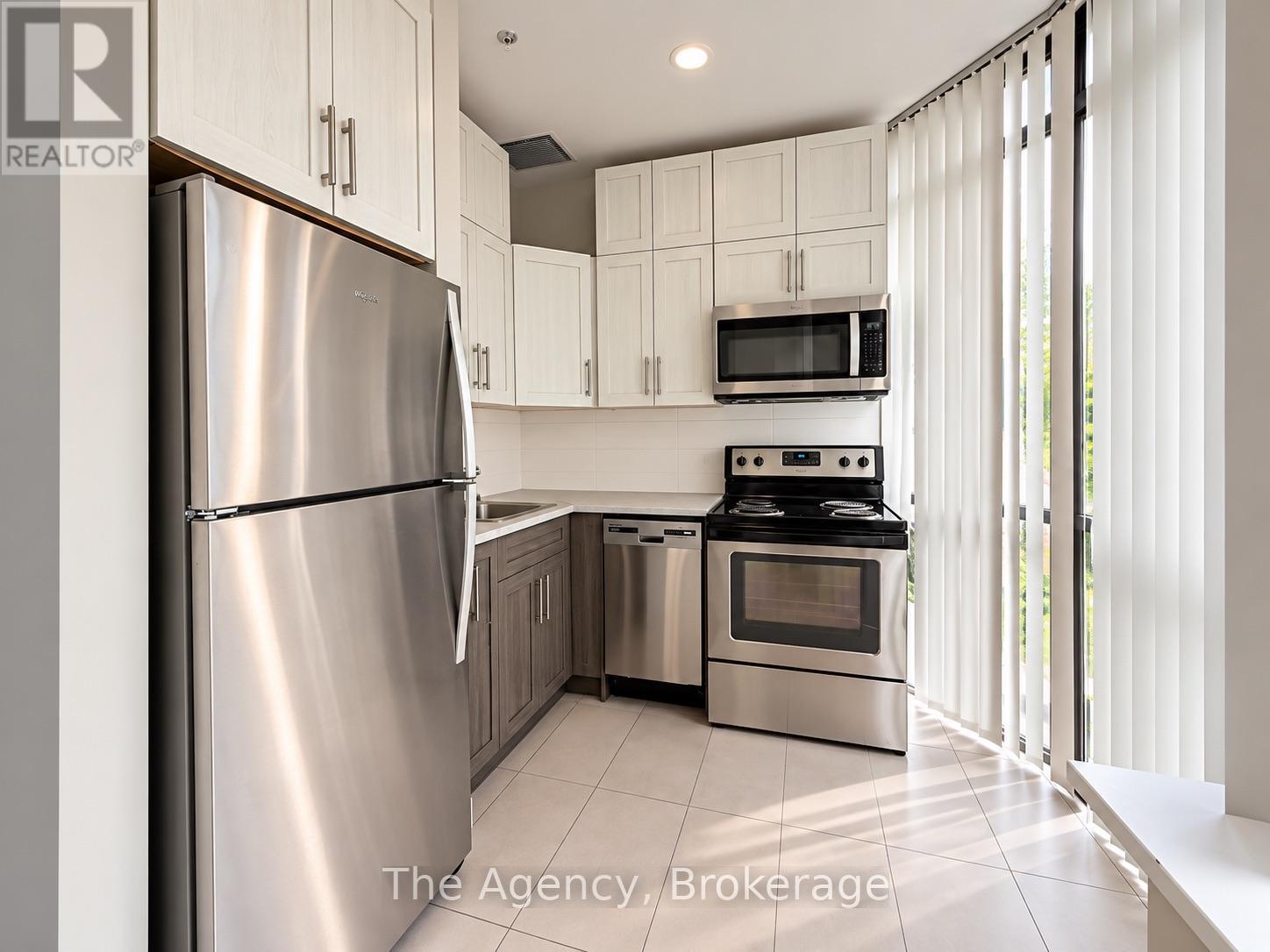 106 - 2200 Sherobee Road, Mississauga, Ontario  L5A 3Y3 - Photo 8 - W13871818