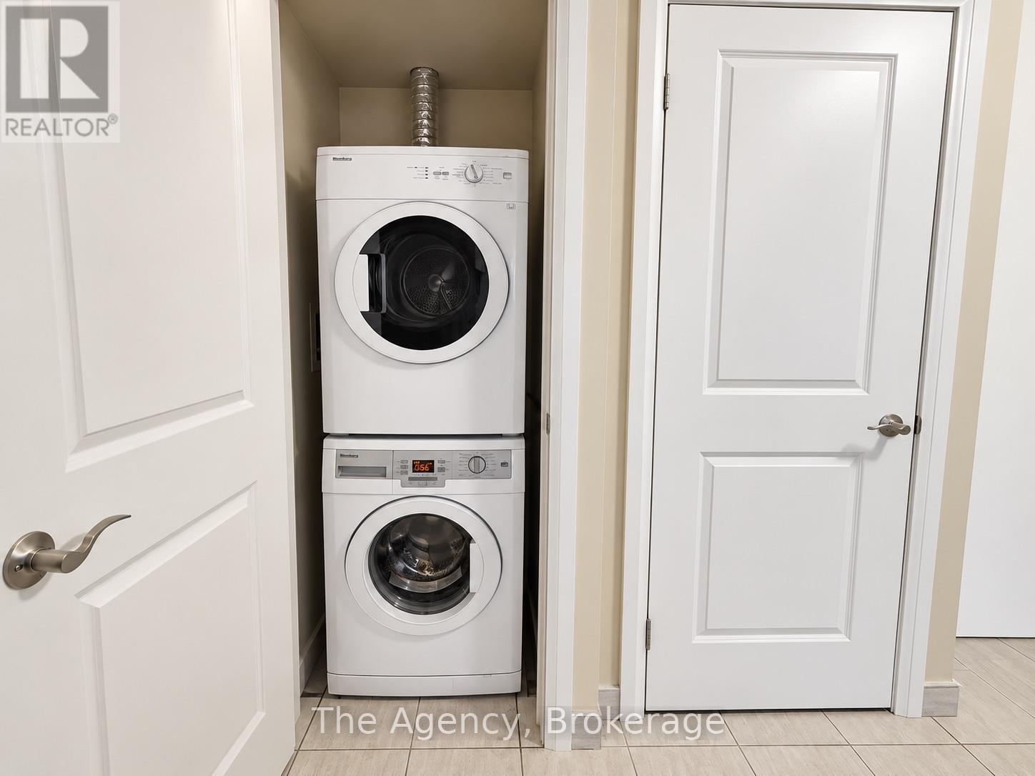 201 - 2200 Sherobee Road, Mississauga, Ontario  L5A 3Y3 - Photo 5 - W13871824