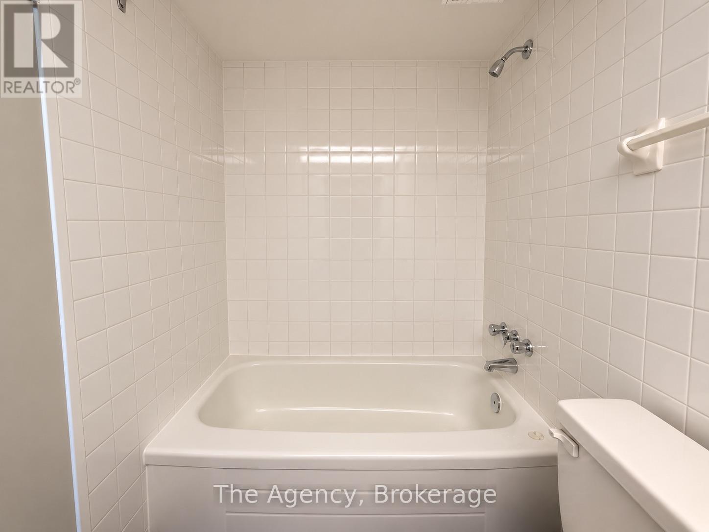 204 - 2200 Sherobee Road, Mississauga, Ontario  L5A 3Y3 - Photo 10 - W13871832